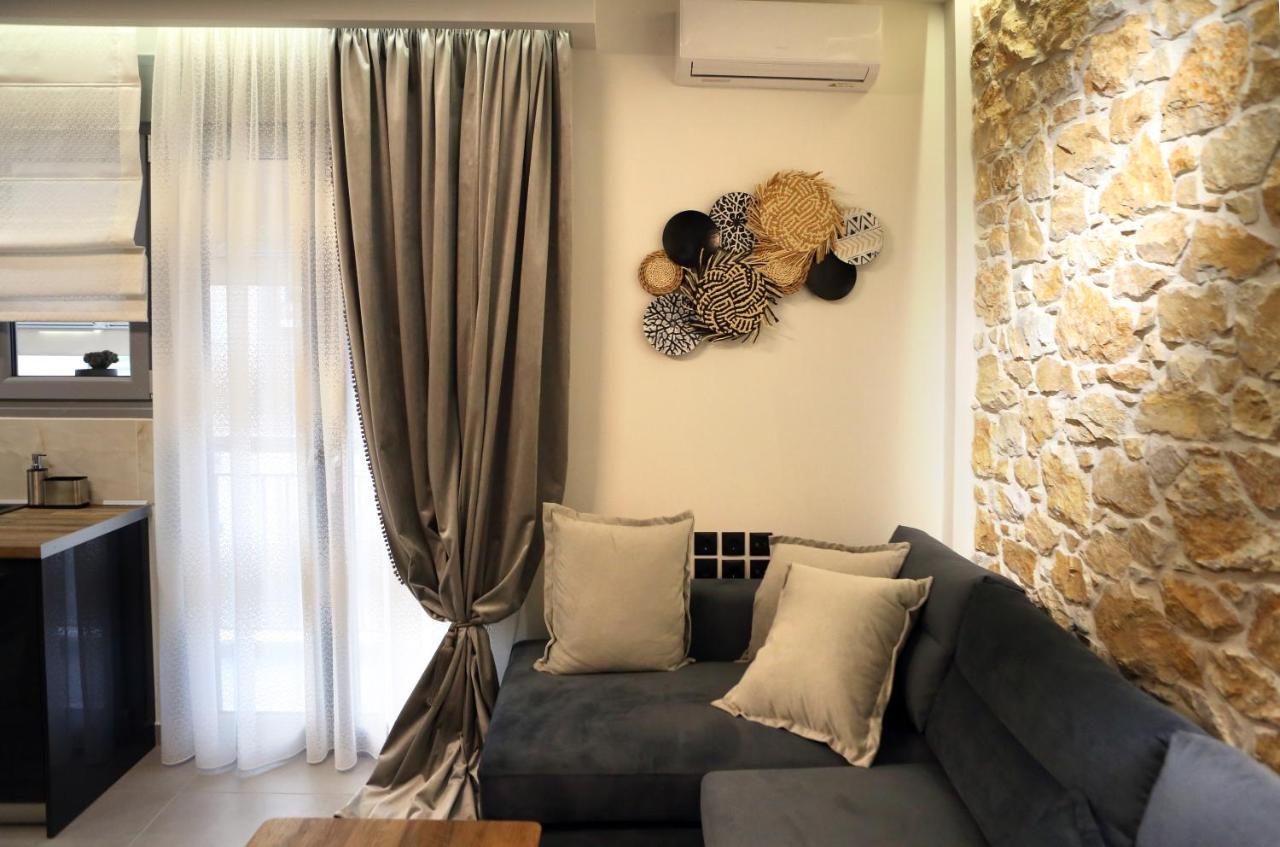 La Larissa Luxury Apartments Koronis Exterior photo